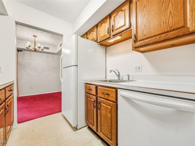 4916 Friar Road, Unit B, Stow, OH 44224 Photo 15