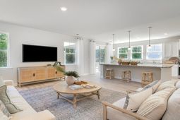 245 Konik St. photo 4