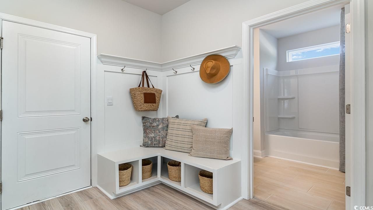 245 Konik St. Photo 9