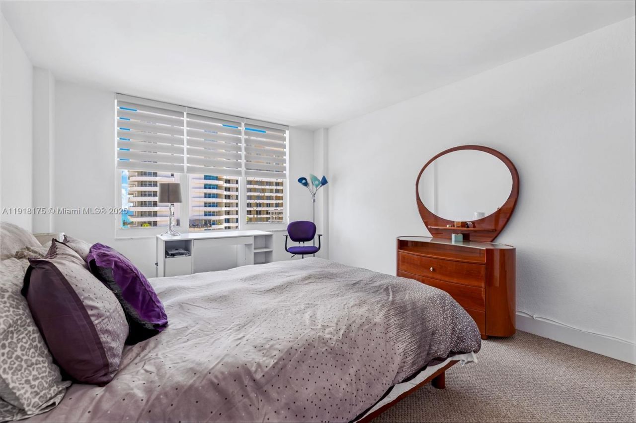 5600 Collins Ave, Unit 8Y, Miami Beach, FL 33140 Photo