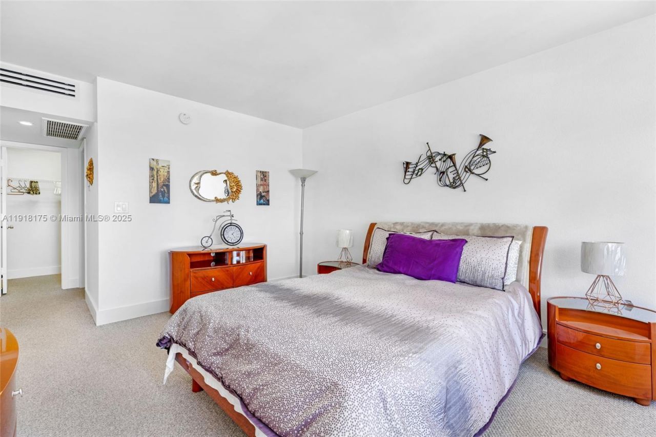 5600 Collins Ave, Unit 8Y, Miami Beach, FL 33140 Photo