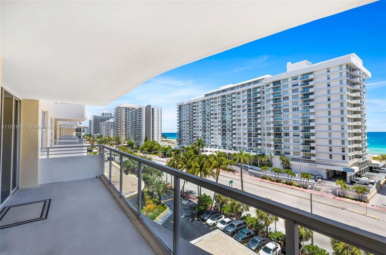 5600 Collins Ave, Unit 8Y, Miami Beach, FL 33140 Photo