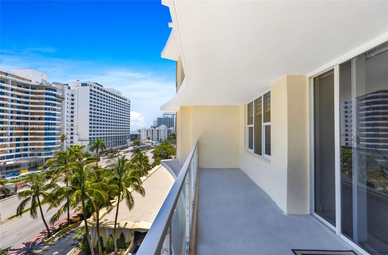 5600 Collins Ave, Unit 8Y, Miami Beach, FL 33140 Photo