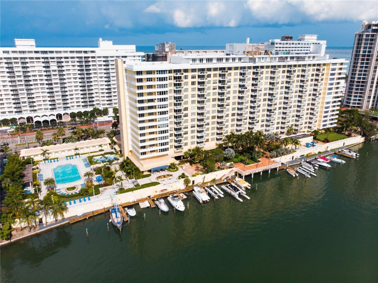 5600 Collins Ave, Unit 8Y, Miami Beach, FL 33140 Photo