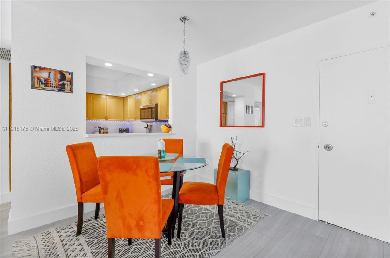 5600 Collins Ave, Unit 8Y, Miami Beach, FL 33140 Photo