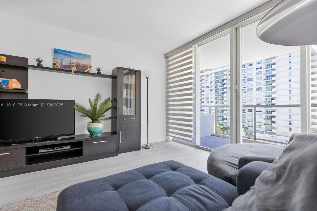 5600 Collins Ave, Unit 8Y, Miami Beach, FL 33140 Photo