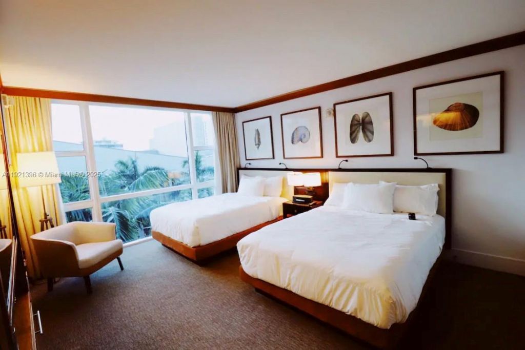 6801 Collins Ave, Unit 315, Miami Beach, FL 33141 Photo