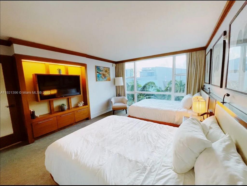 6801 Collins Ave, Unit 315, Miami Beach, FL 33141 Photo