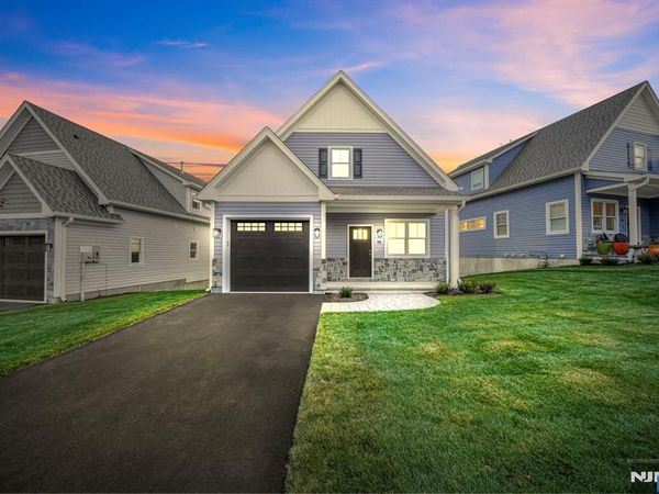 18 Birdie Lane, Boonton Town, NJ 07005