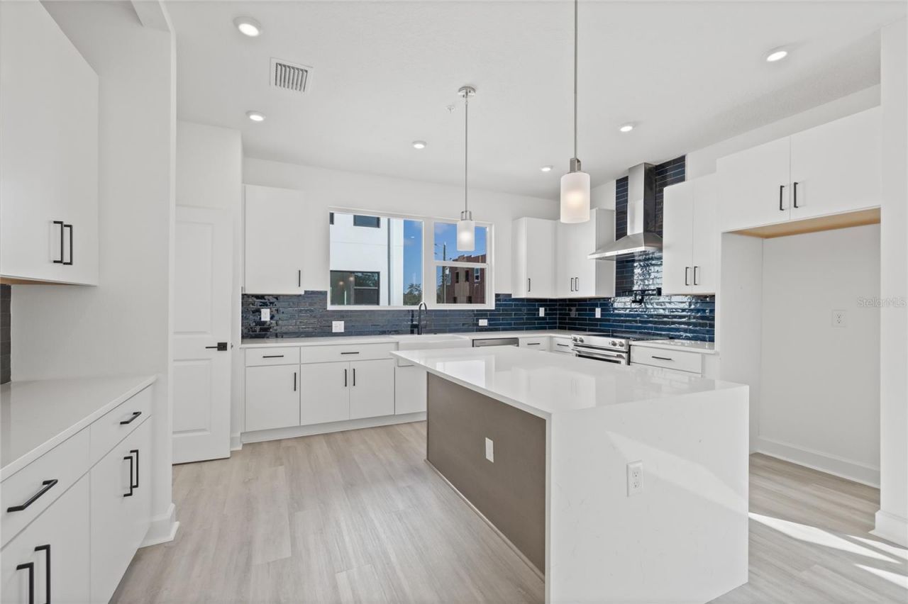 307 15th Street N, Saint Petersburg, FL 33705 Photo