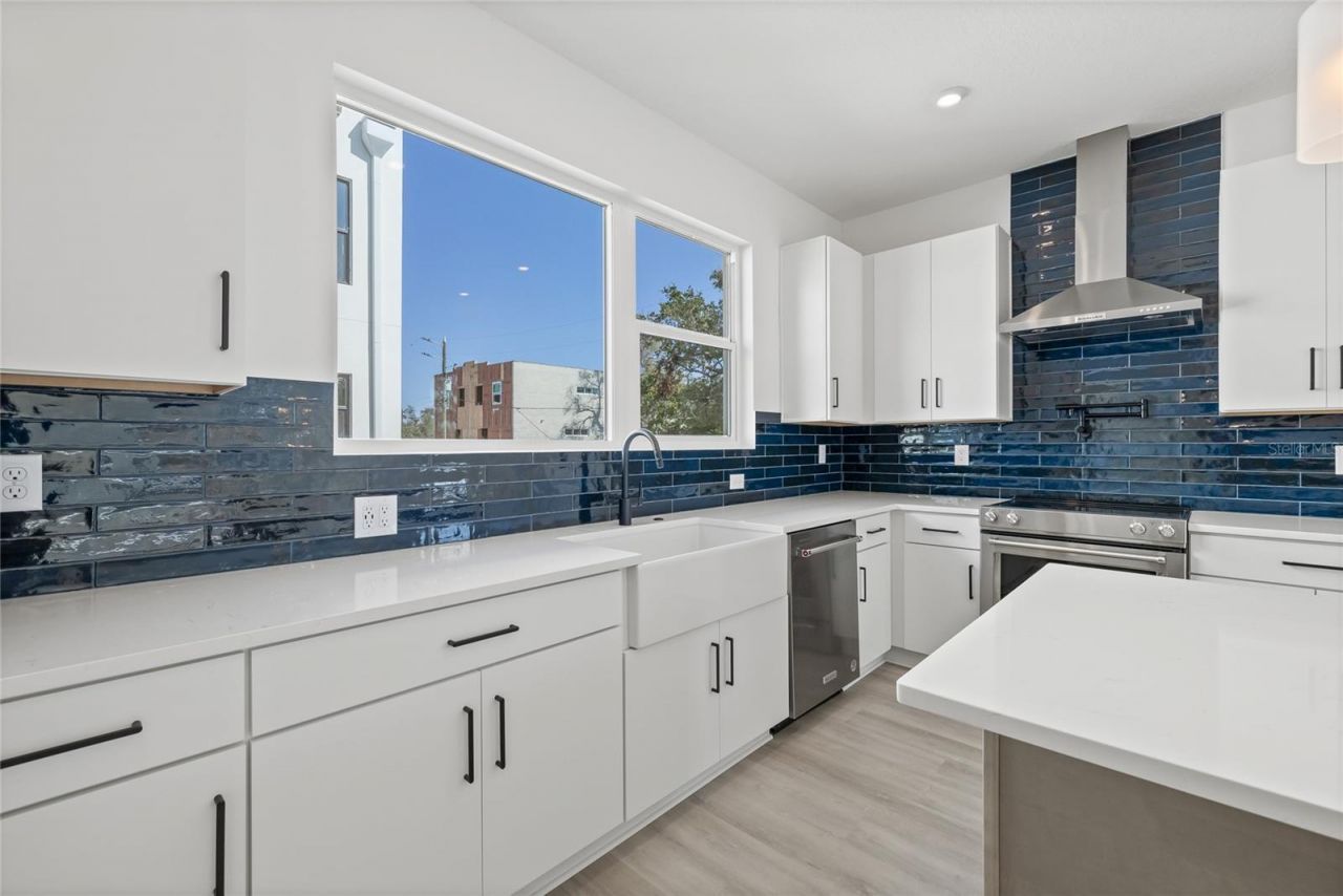 307 15th Street N, Saint Petersburg, FL 33705 Photo