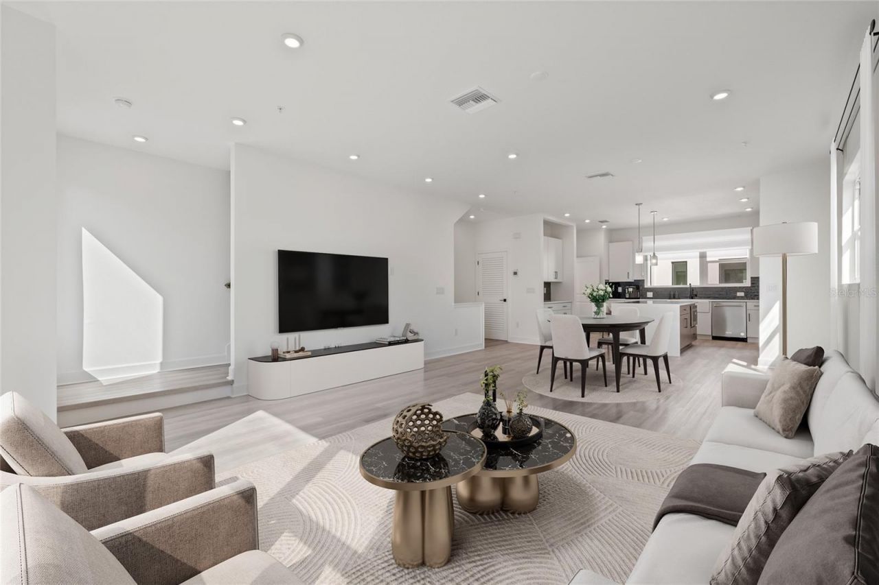 307 15th Street N, Saint Petersburg, FL 33705 Photo