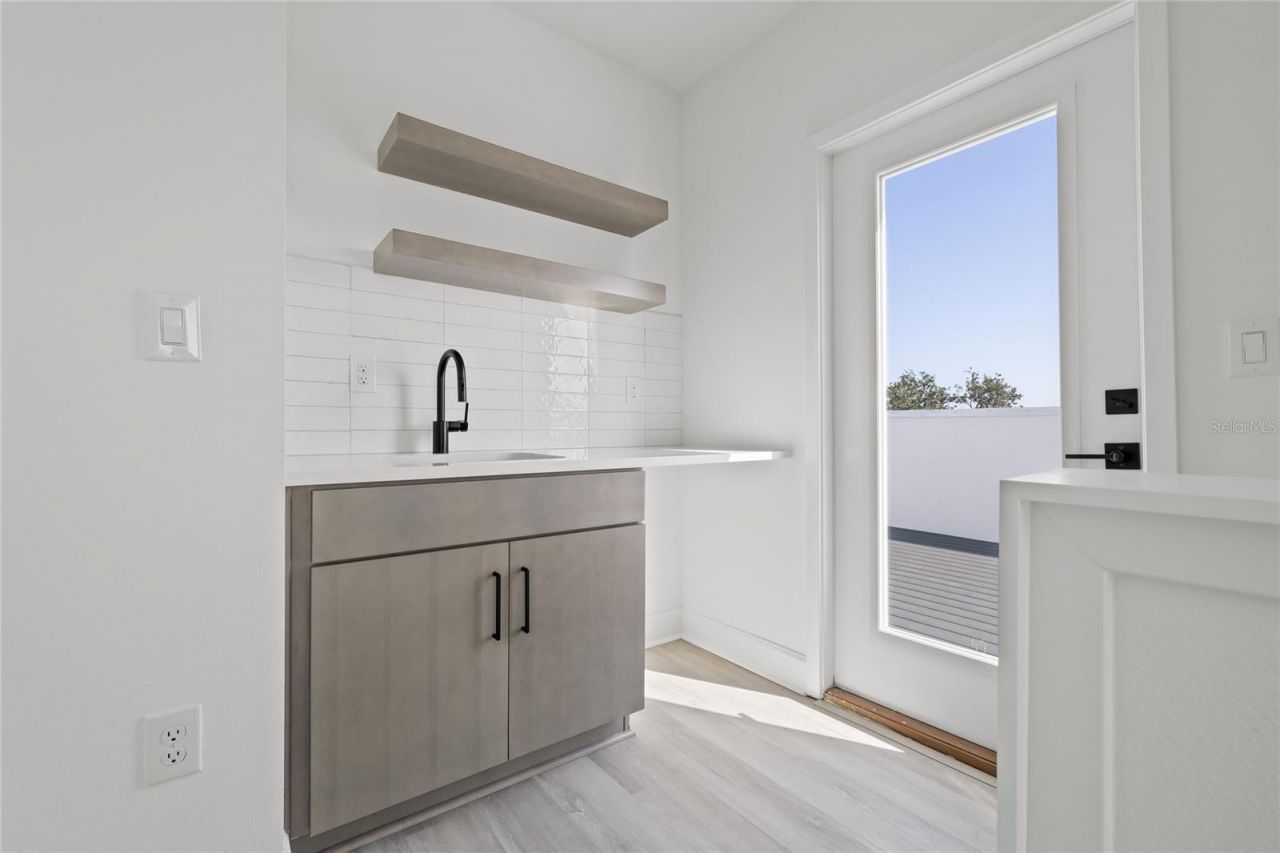 307 15th Street N, Saint Petersburg, FL 33705 Photo