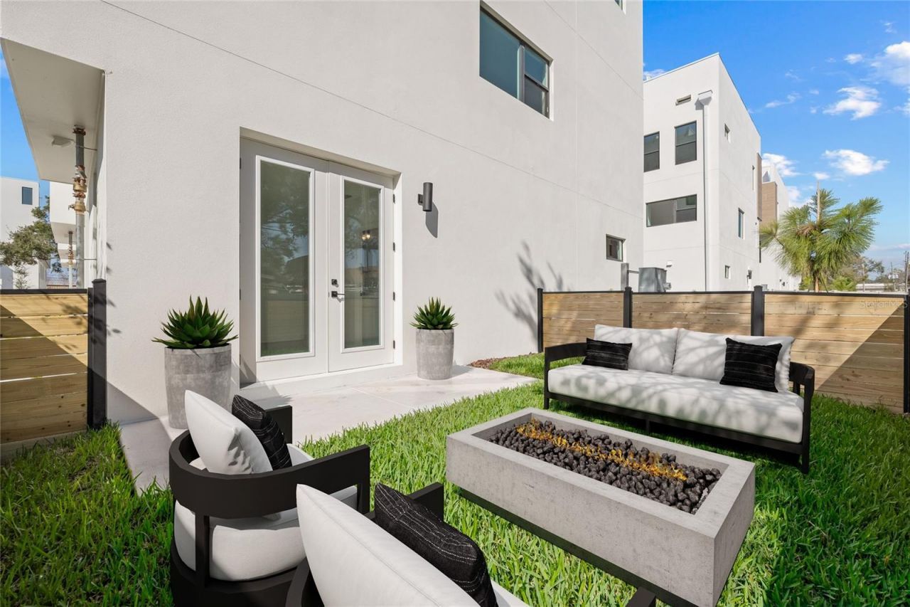 307 15th Street N, Saint Petersburg, FL 33705 Photo