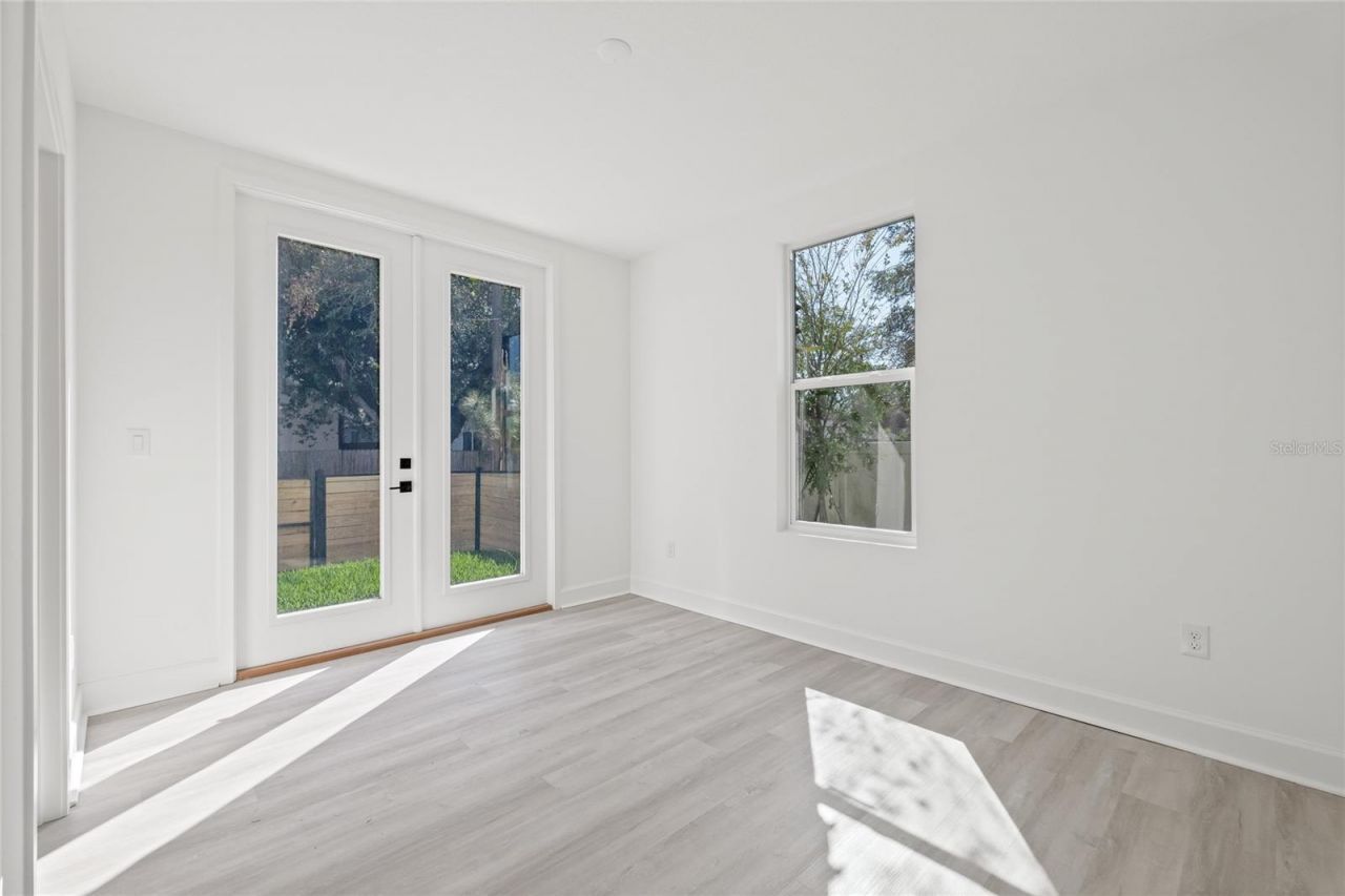 307 15th Street N, Saint Petersburg, FL 33705 Photo