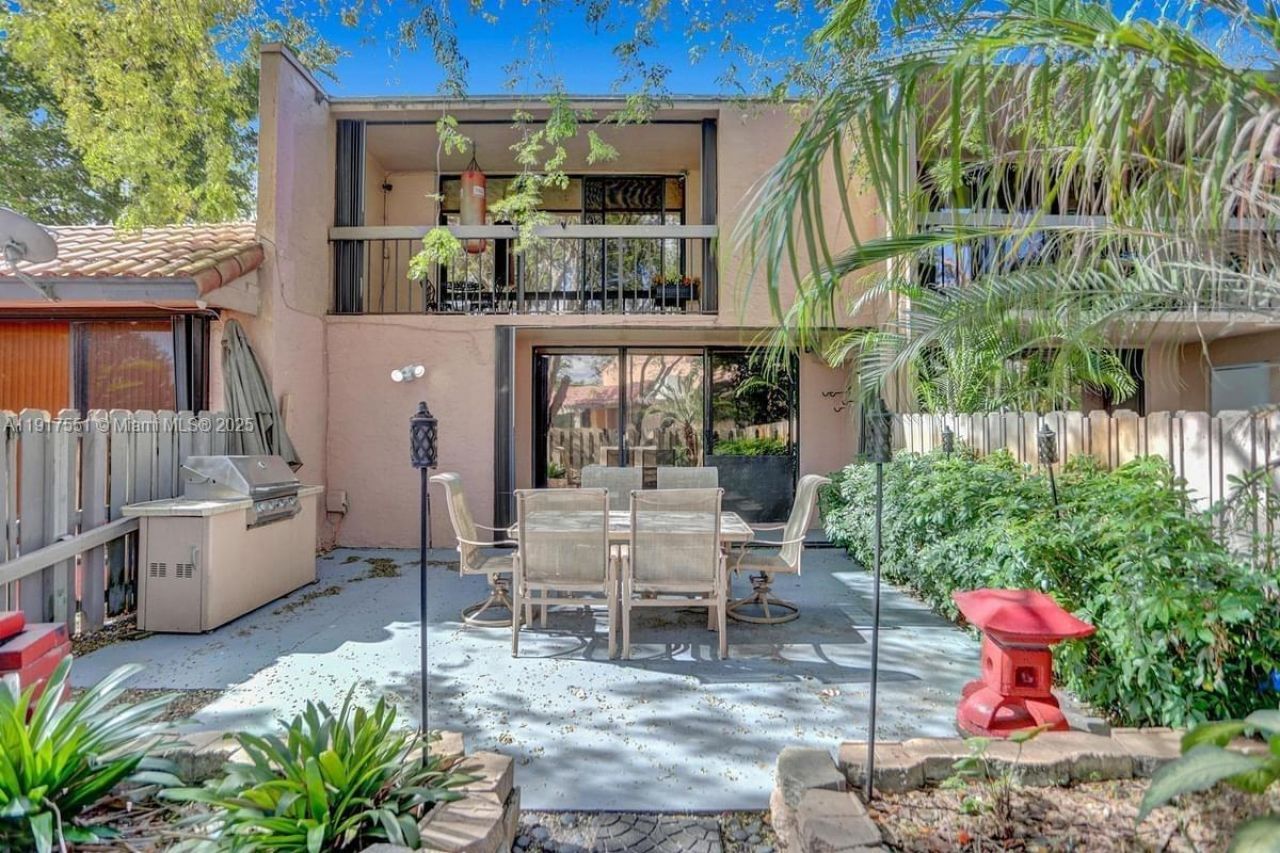 20533 NE 6th Ct, Miami, FL 33179 Photo