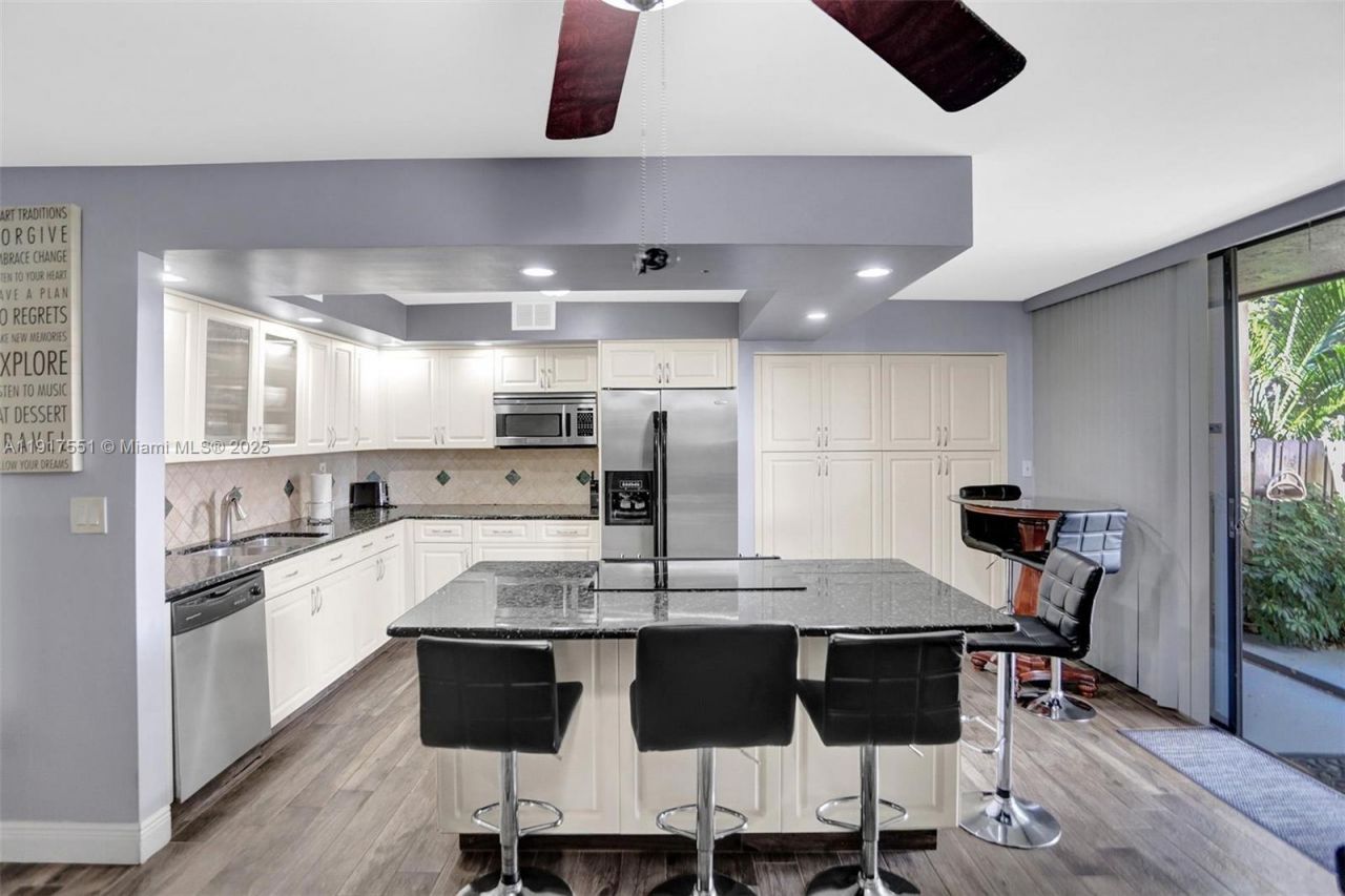 20533 NE 6th Ct, Miami, FL 33179 Photo