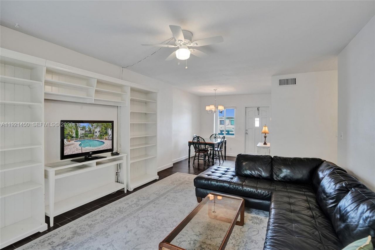 1535 SE 15th St, Unit 208, Fort Lauderdale, FL 33316 Photo