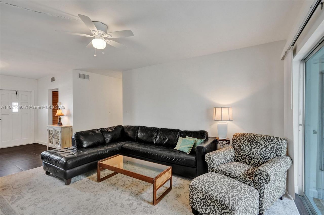 1535 SE 15th St, Unit 208, Fort Lauderdale, FL 33316 Photo