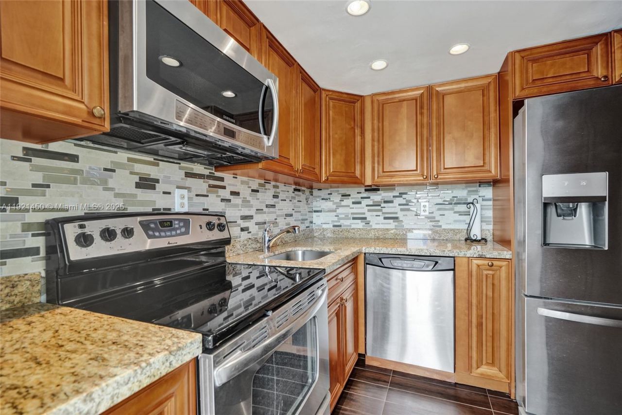 1535 SE 15th St, Unit 208, Fort Lauderdale, FL 33316 Photo