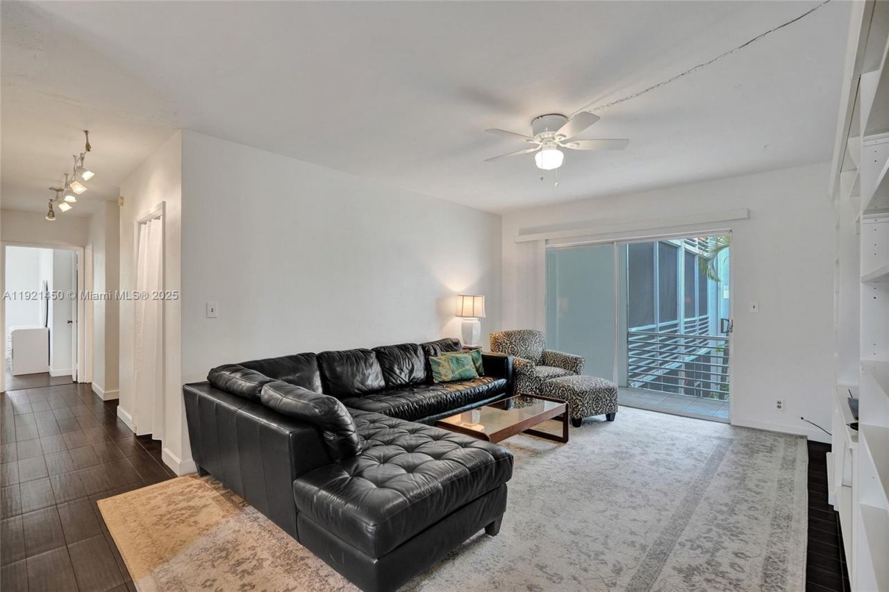 1535 SE 15th St, Unit 208, Fort Lauderdale, FL 33316 Photo