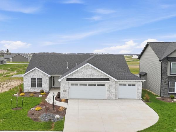 5215 Elk Run Place, Fort Wayne, IN 46818