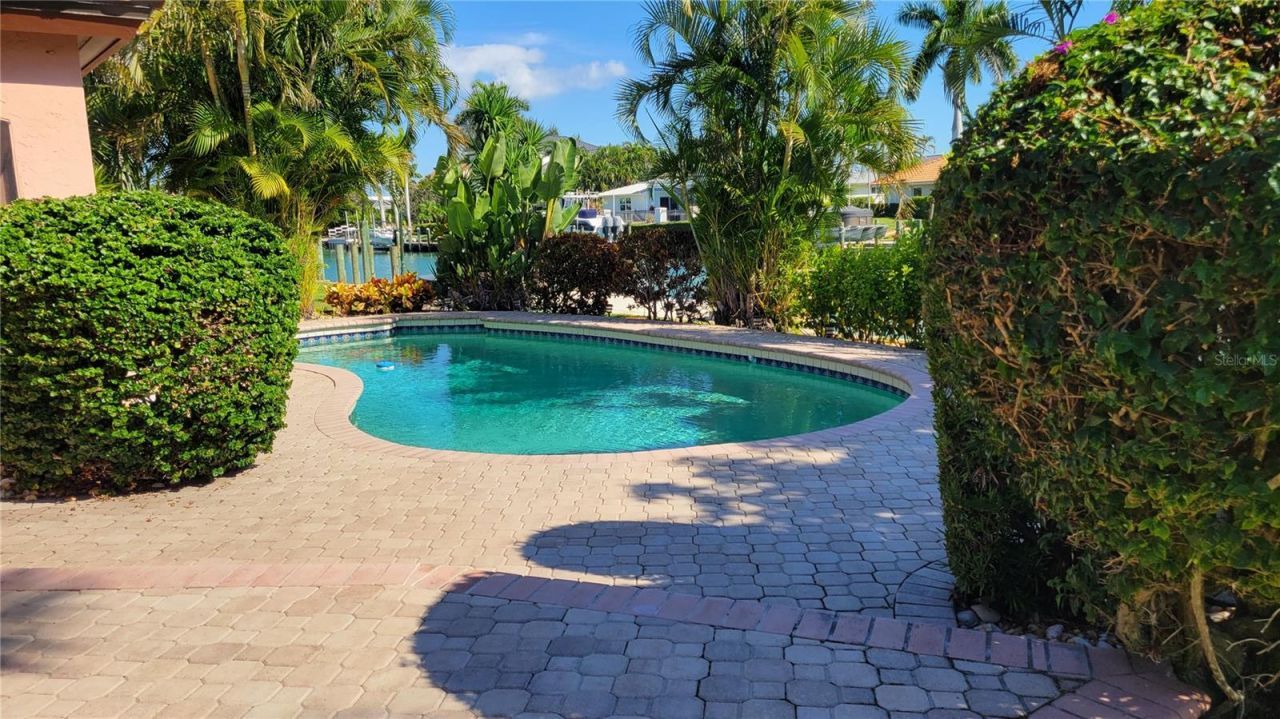638 S Owl Drive, Sarasota, FL 34236 Photo