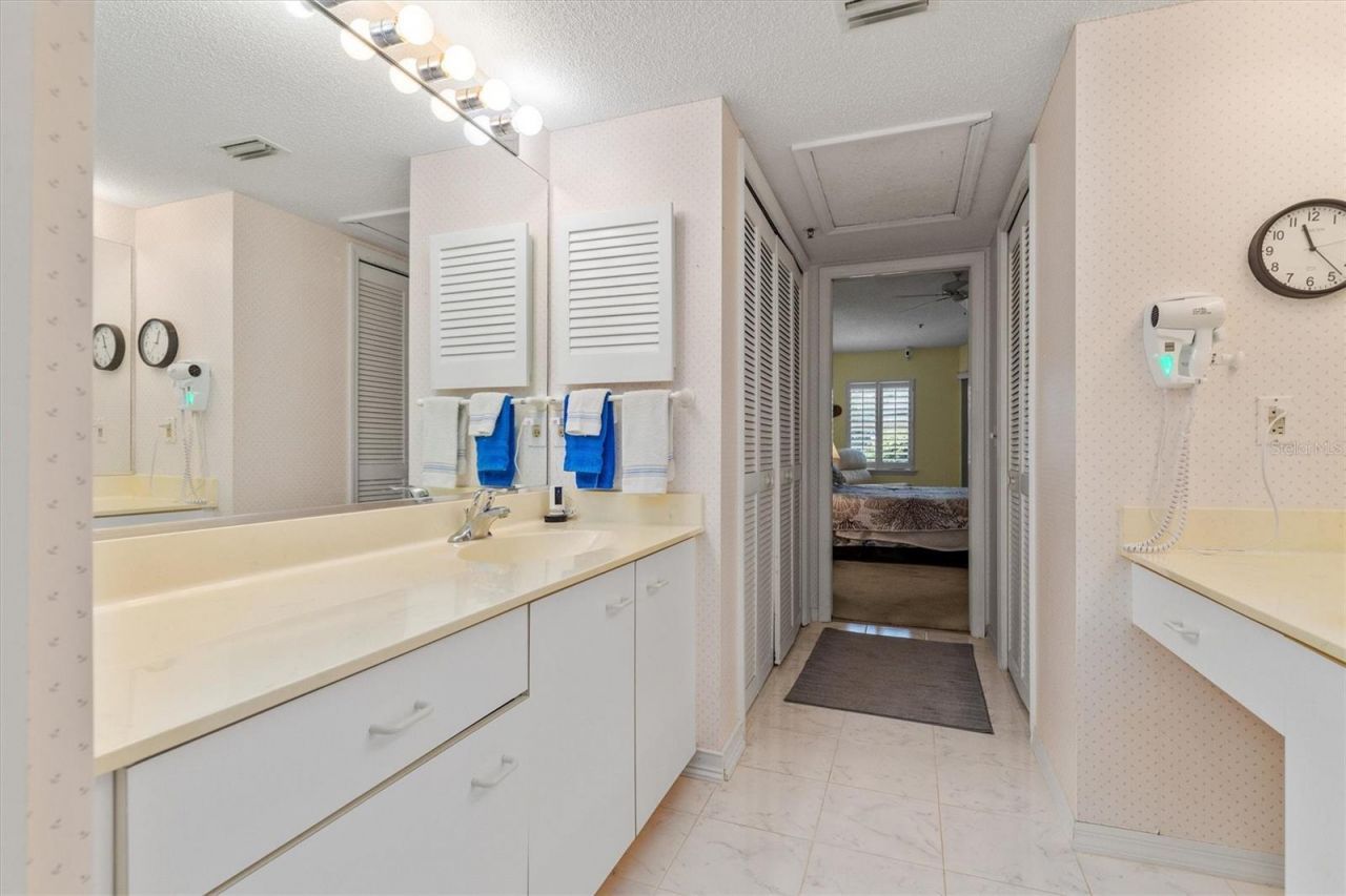 1309 Siesta Bayside Drive, Unit 1309C, Sarasota, FL 34242 Photo