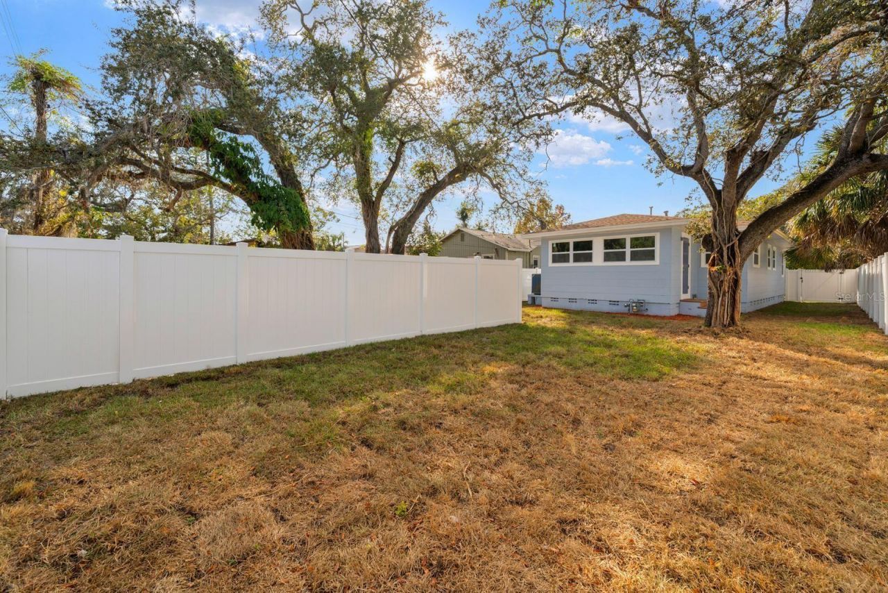 1766 Scranton Street S, Saint Petersburg, FL 33711 Photo