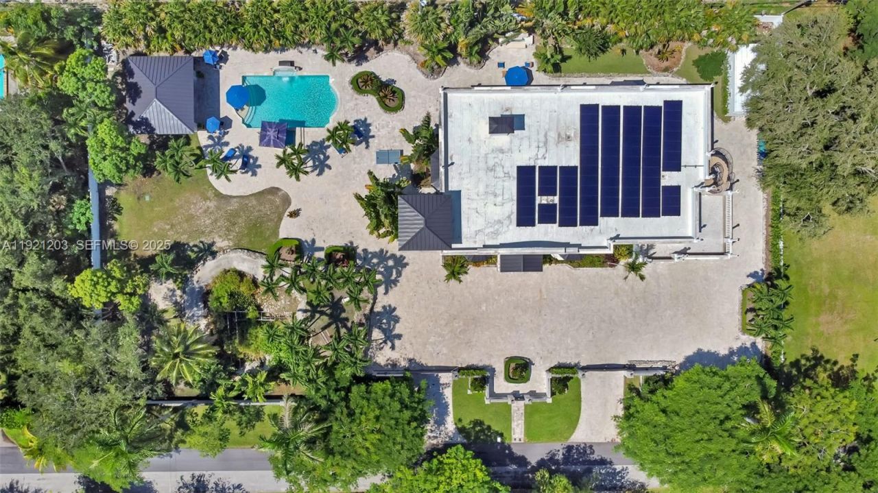 7400 SW 72nd Ct, Miami, FL 33143 Photo