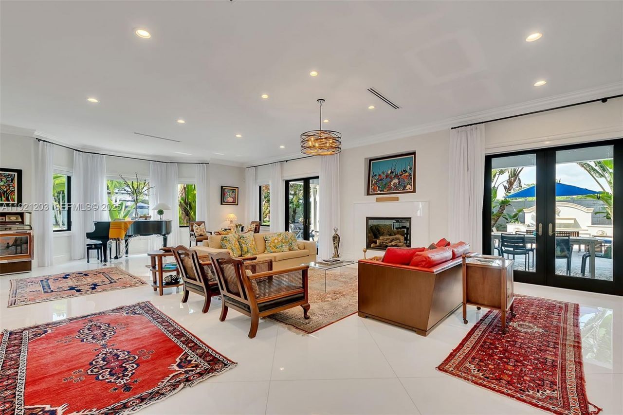 7400 SW 72nd Ct, Miami, FL 33143 Photo