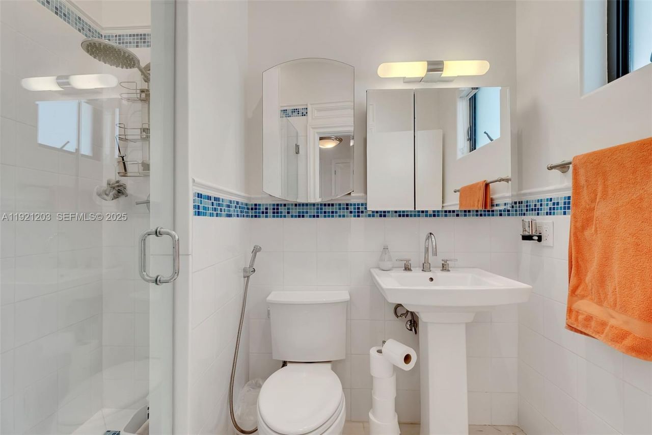 7400 SW 72nd Ct, Miami, FL 33143 Photo