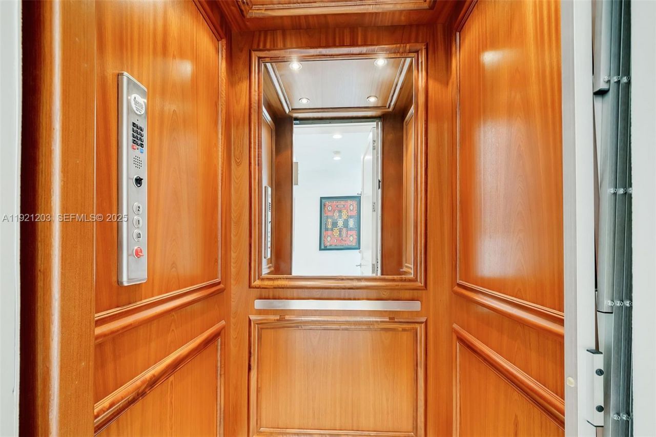 7400 SW 72nd Ct, Miami, FL 33143 Photo