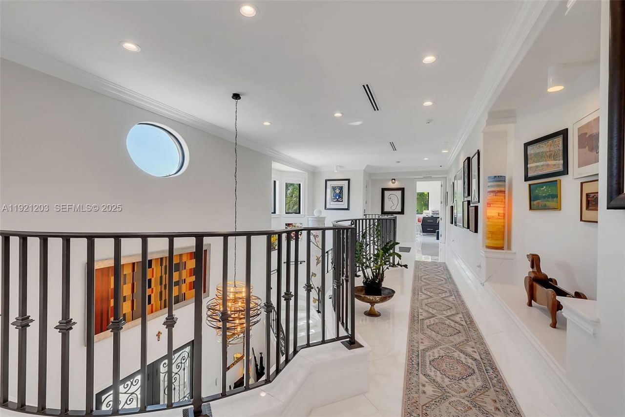 7400 SW 72nd Ct, Miami, FL 33143 Photo