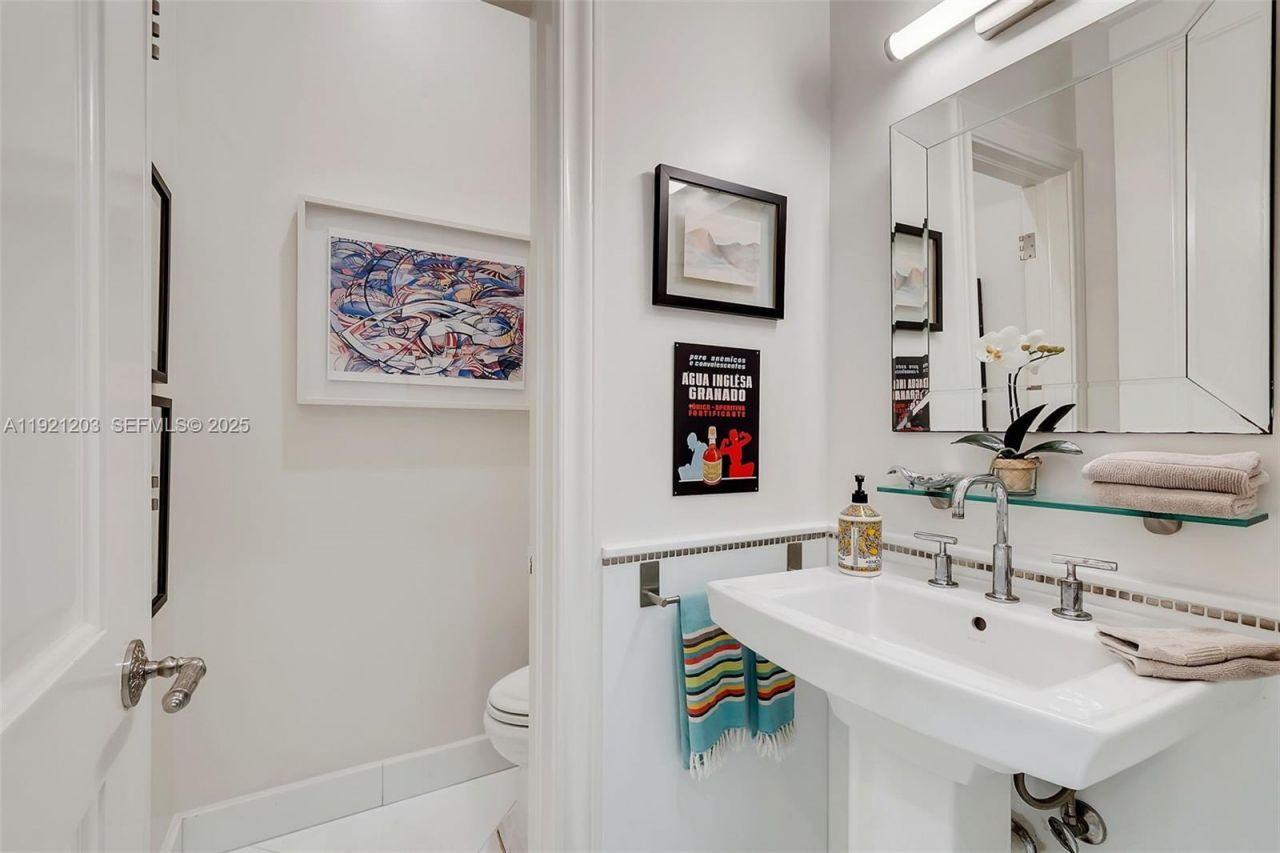 7400 SW 72nd Ct, Miami, FL 33143 Photo