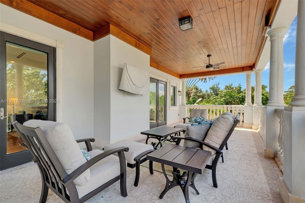 7400 SW 72nd Ct, Miami, FL 33143 Photo