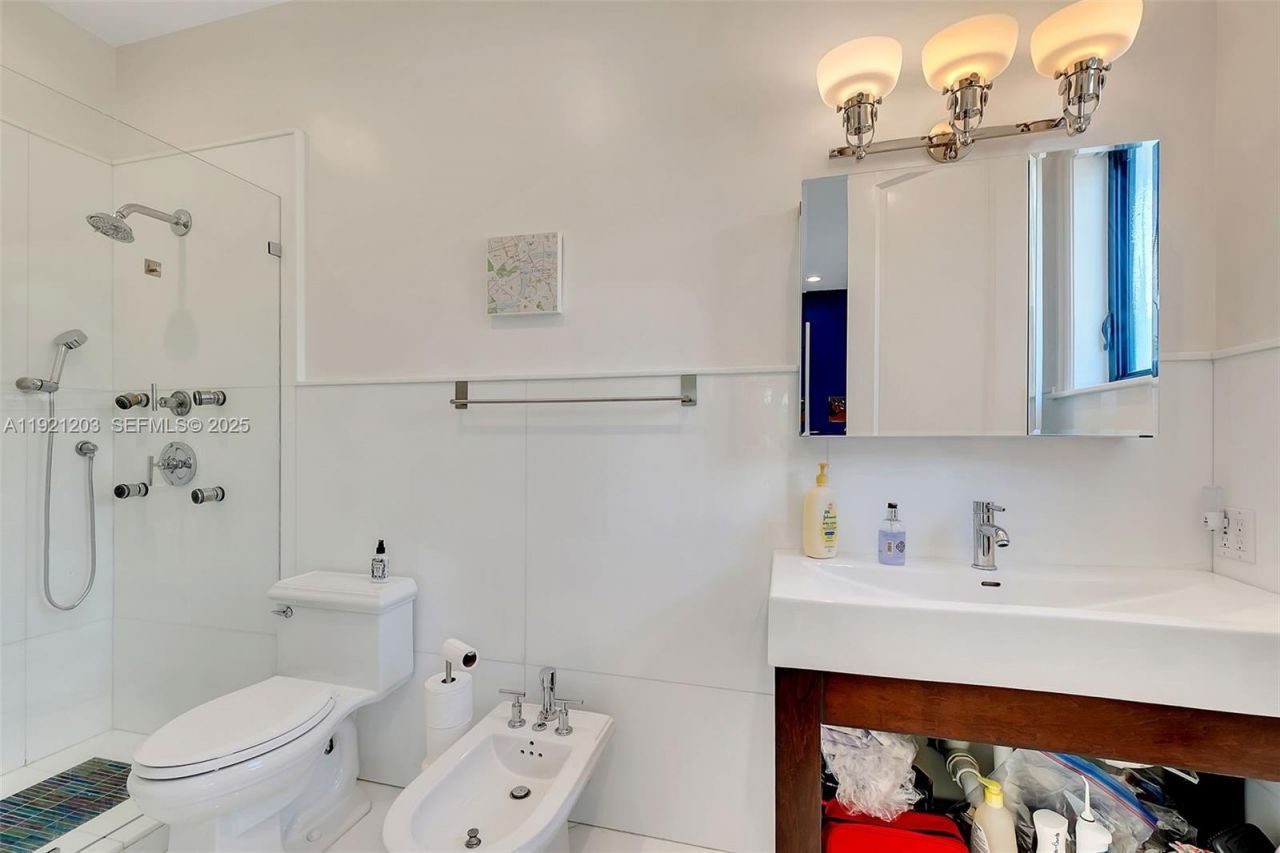 7400 SW 72nd Ct, Miami, FL 33143 Photo