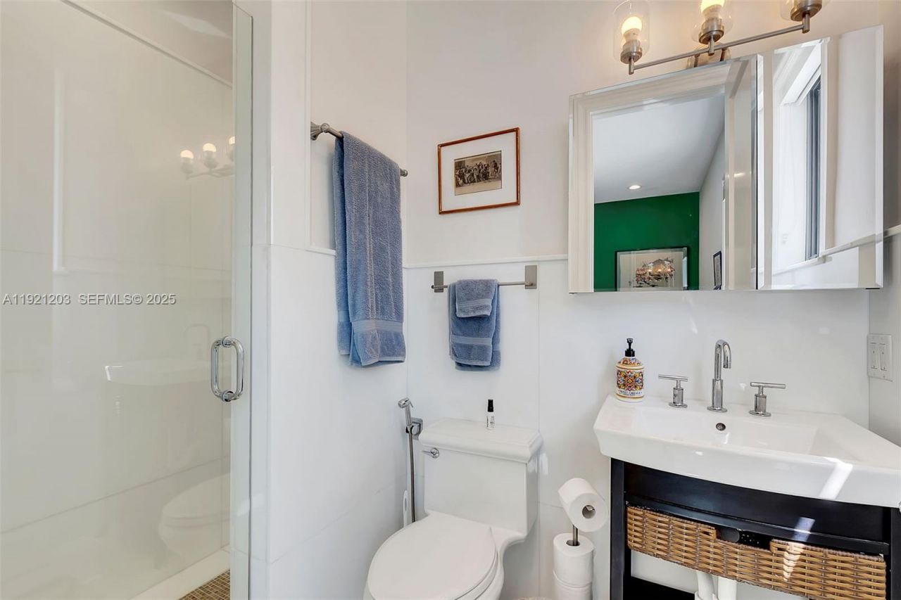 7400 SW 72nd Ct, Miami, FL 33143 Photo