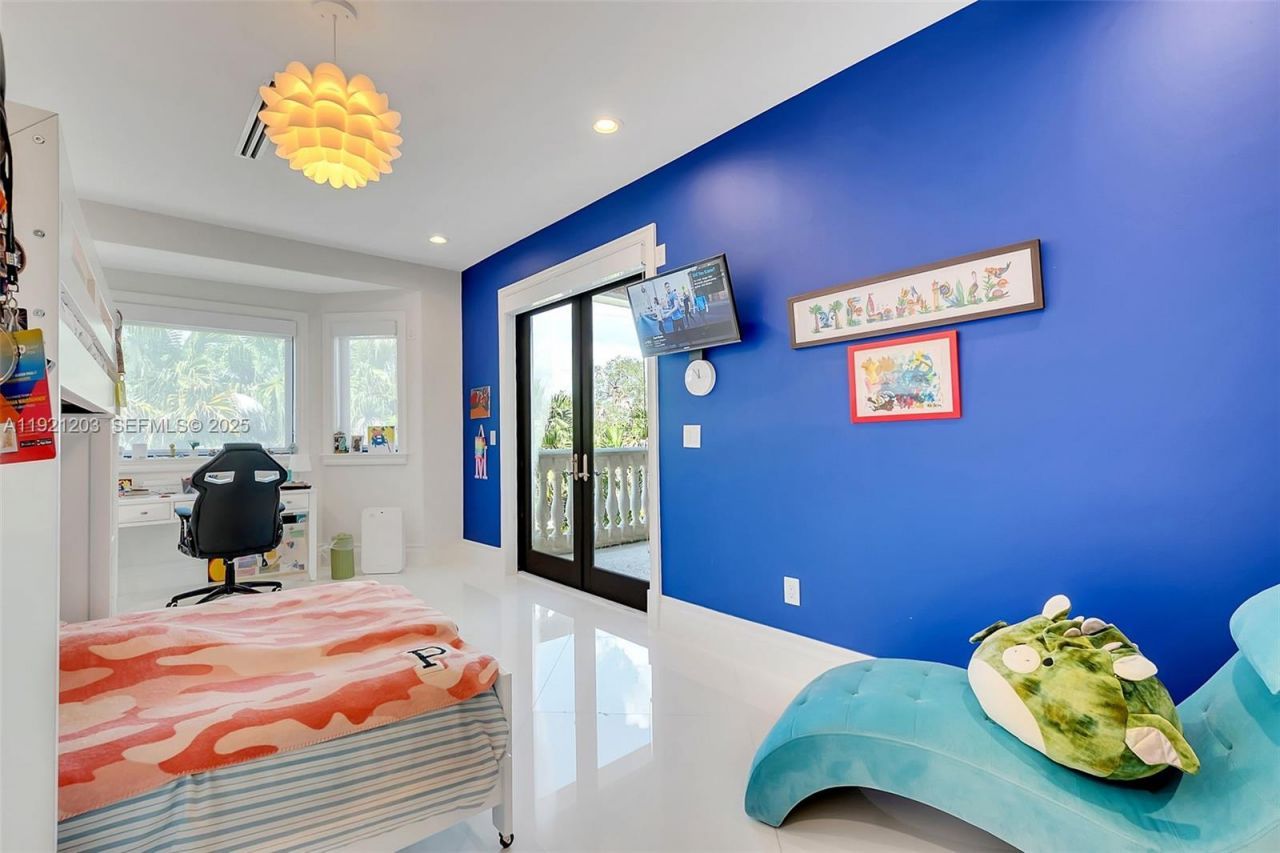 7400 SW 72nd Ct, Miami, FL 33143 Photo