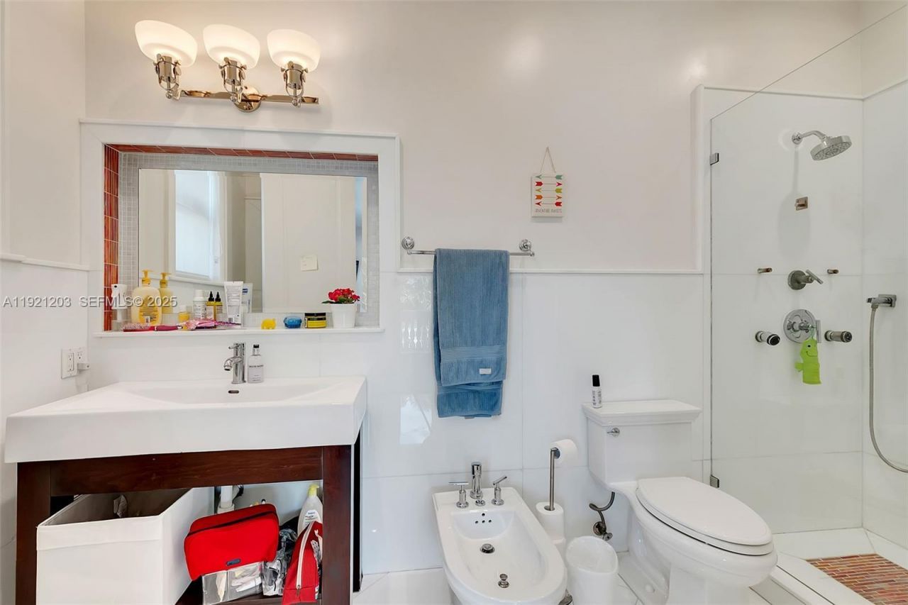 7400 SW 72nd Ct, Miami, FL 33143 Photo