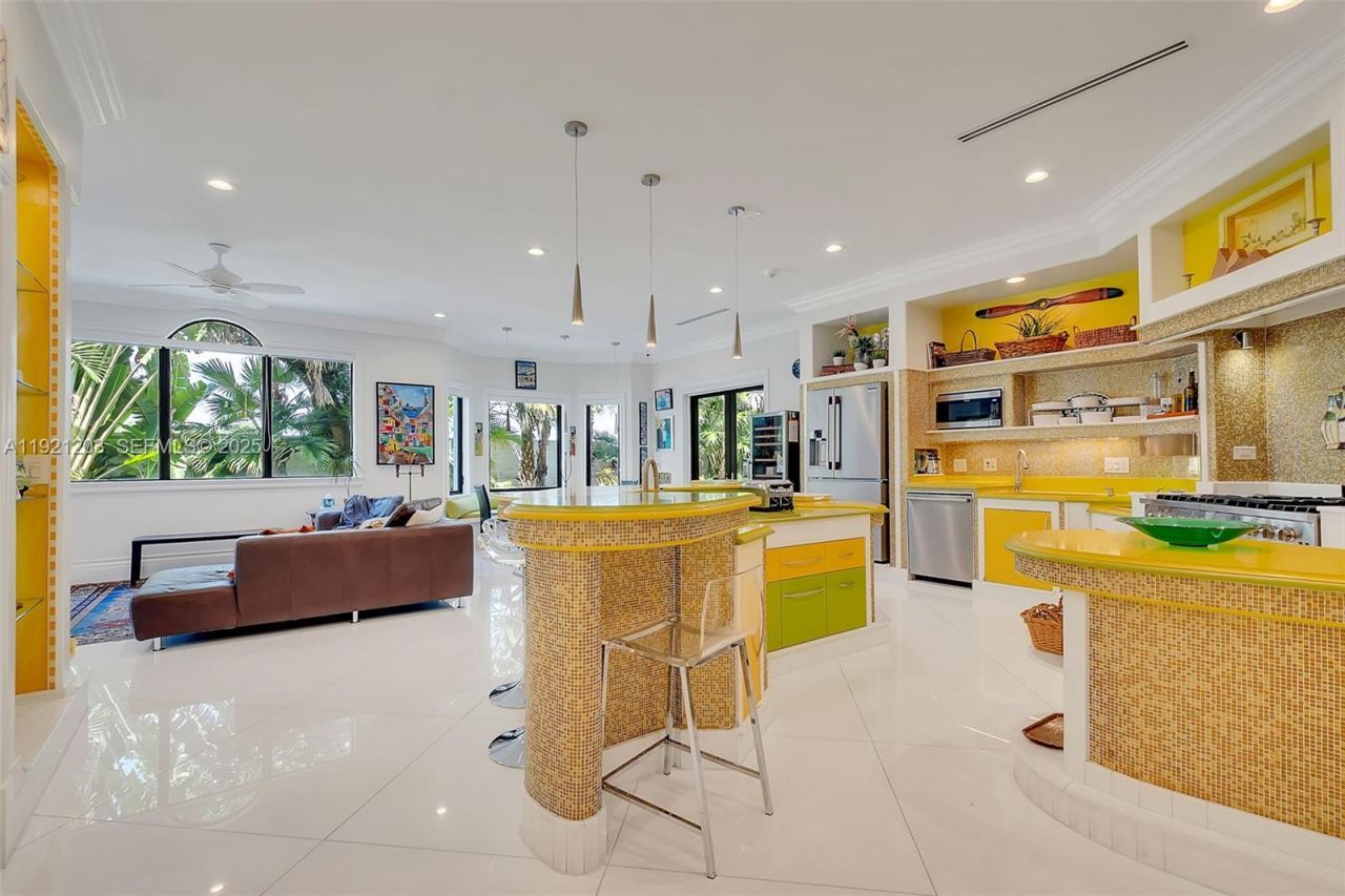 7400 SW 72nd Ct, Miami, FL 33143 Photo