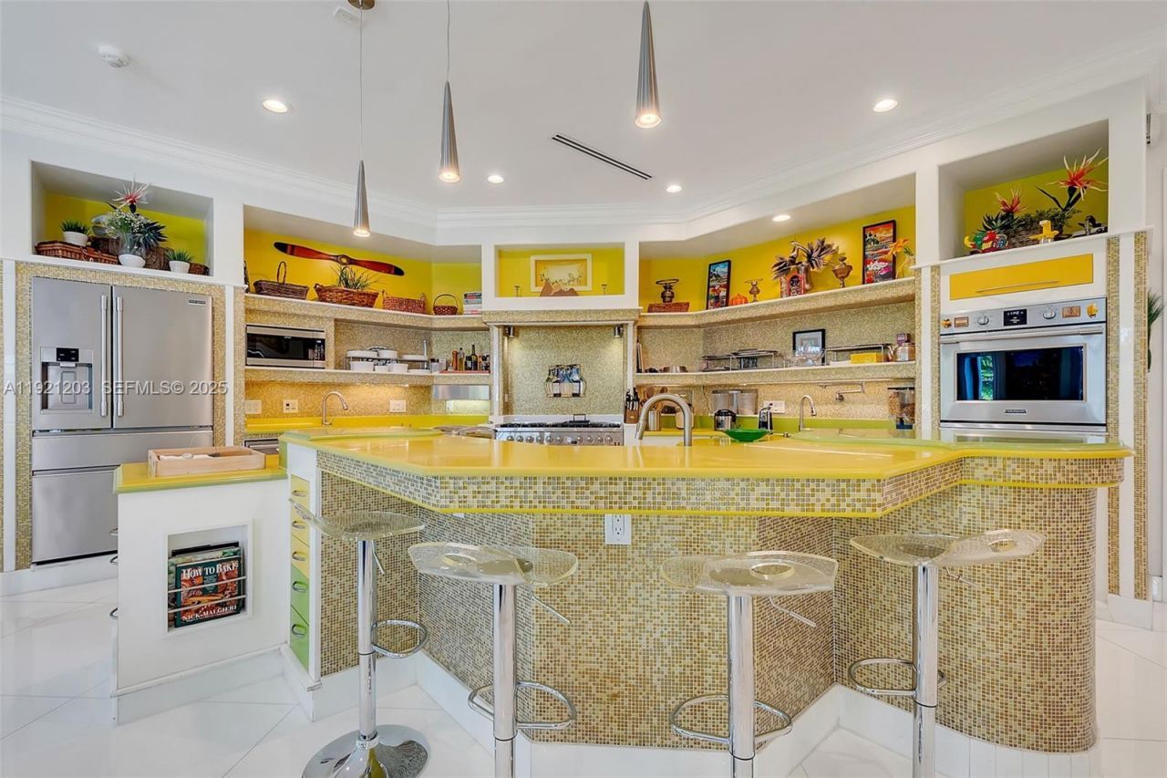 7400 SW 72nd Ct, Miami, FL 33143 Photo