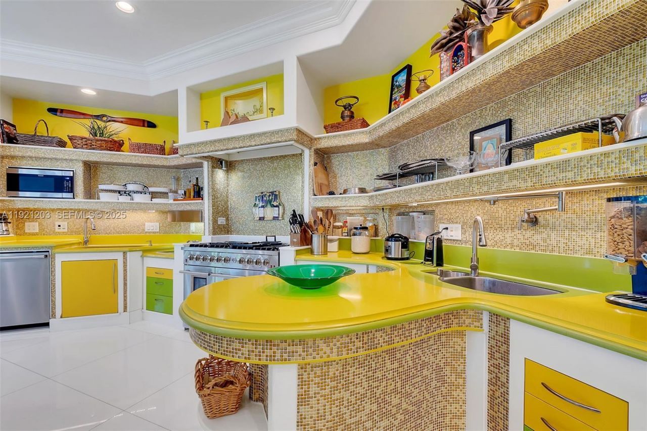 7400 SW 72nd Ct, Miami, FL 33143 Photo