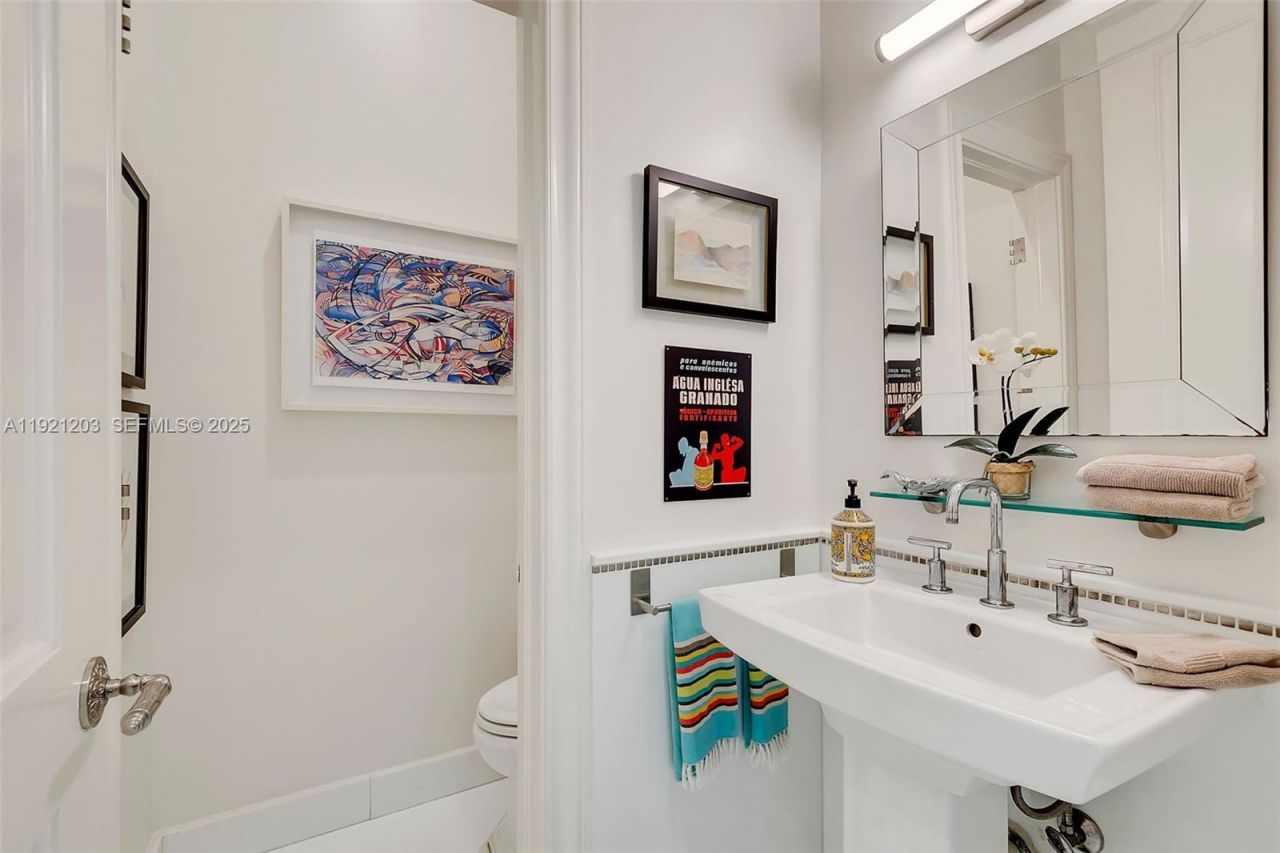 7400 SW 72nd Ct, Miami, FL 33143 Photo