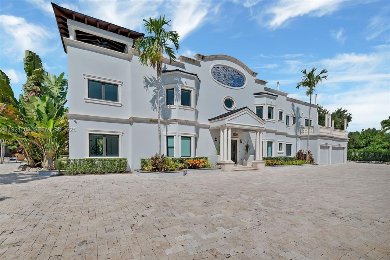 7400 SW 72nd Ct, Miami, FL 33143 Photo