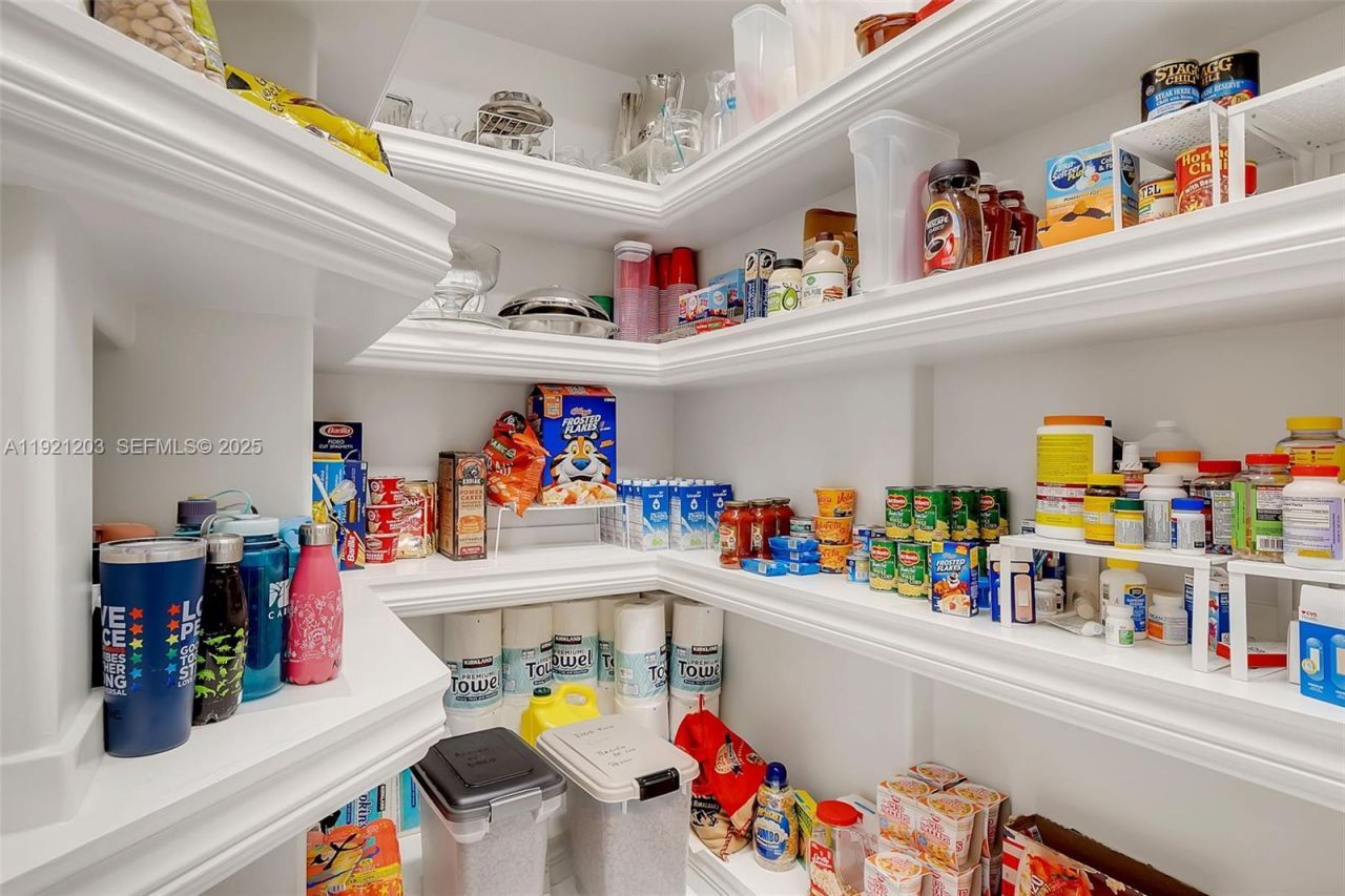 7400 SW 72nd Ct, Miami, FL 33143 Photo