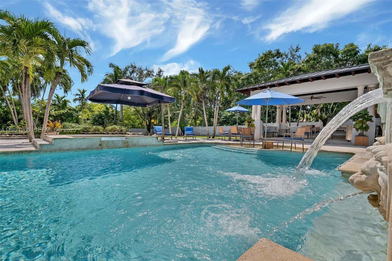 7400 SW 72nd Ct, Miami, FL 33143 Photo