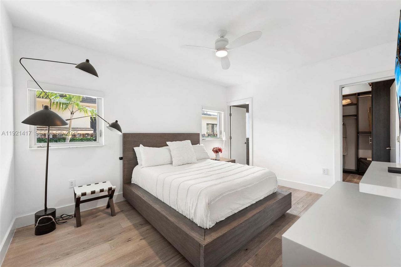 970 S Shore Dr, Miami Beach, FL 33141 Photo