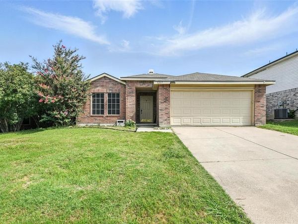 1217 Golden Sand Drive, Denton, TX 76210