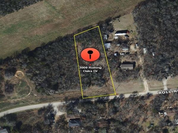 3009 Rolling Oaks Drive , Cleburne, TX 76031